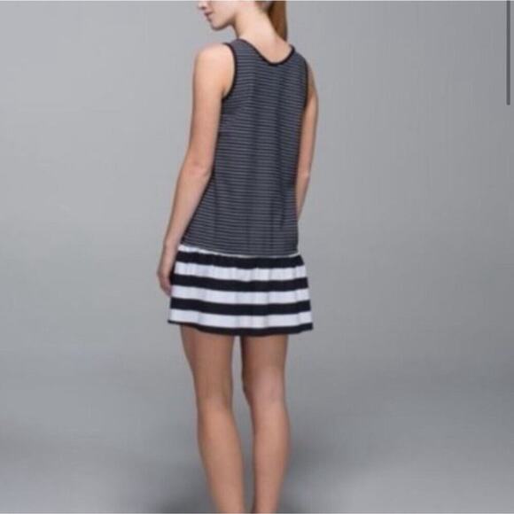 Lululemon Lulu Black White Striped Sleeveless Both Ways Reversible Dress Size 12 - Picture 2 of 10